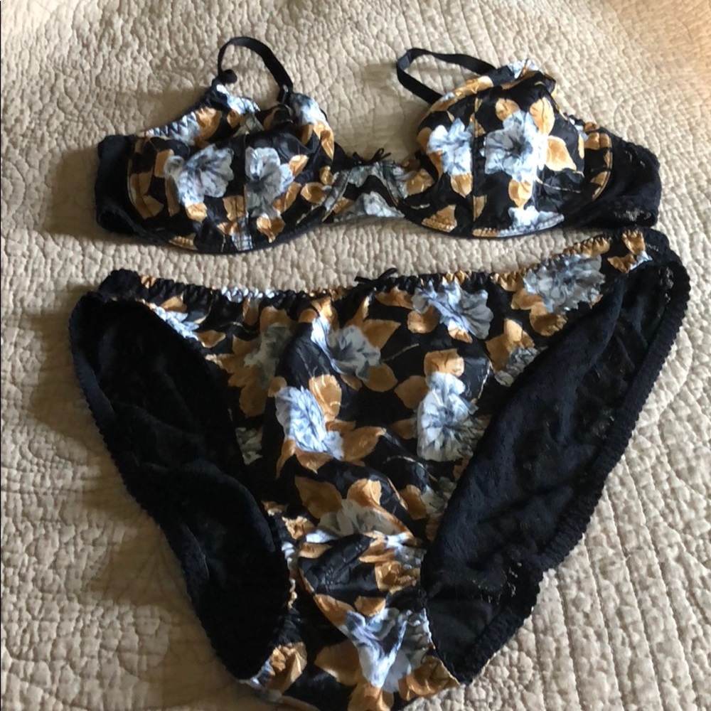 Bra and panty set